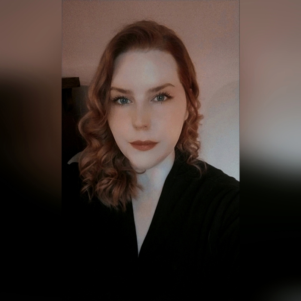 Meet your Posher, Adrienne